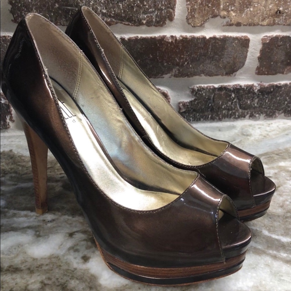PELLE moda Platform Heels